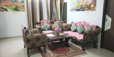 Varuna Palace-Fully Vaccinated Staff