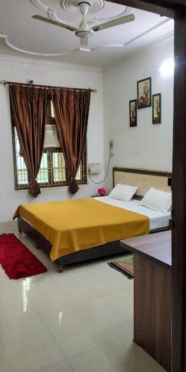 Varuna Palace-Fully Vaccinated Staff