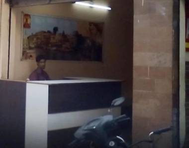 Goroomgo Swastik Guest House Varanasi