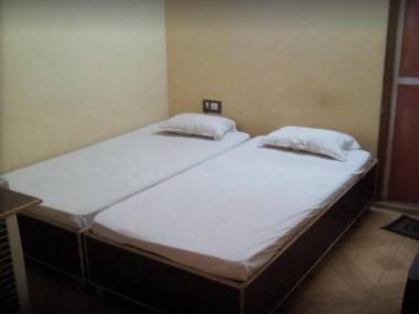 Goroomgo Swastik Guest House Varanasi