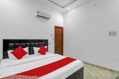 OYO 79580 The Pal's Residency