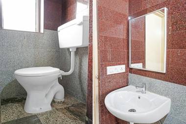 Capital O 80682 Hotel Suraj Executive