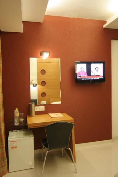 Pride Biznotel Alkapuri