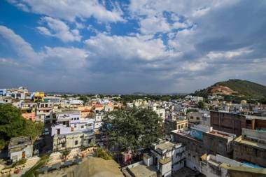 Hotel Raj Palace by Howard