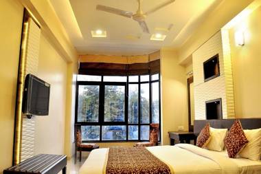 FabHotel Shree Narayana