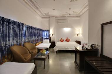 Panna Vilas - A Lake Facing Boutique Hotel