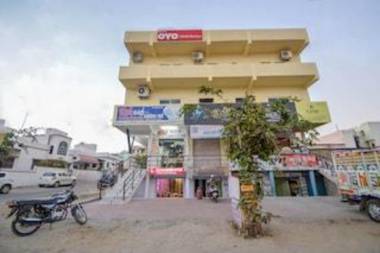 OYO 18738 Hotel Saniya