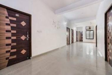 OYO 18738 Hotel Saniya