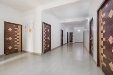 OYO 18738 Hotel Saniya