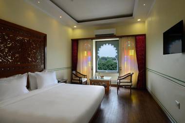 Aaram Mahal by Pachar Group