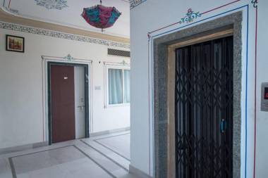 OYO 14838 Shree Jee Hotel