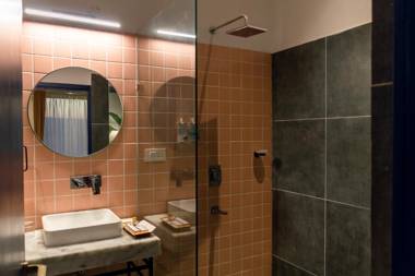 Casa Blanca Lakecity