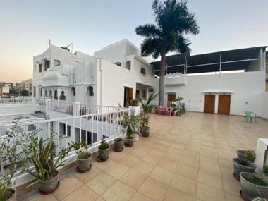 Natural Lake View Hotel