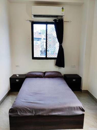 TicAna Studio with all amenities lake view & terrace garden Ac Kitchen wifi