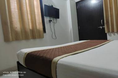 CAPITAL O 82629 Hotel Prithvi Lok
