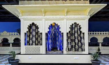 Treebo Trend The Fresco