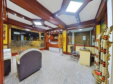 Hotel Ponmari residencyy