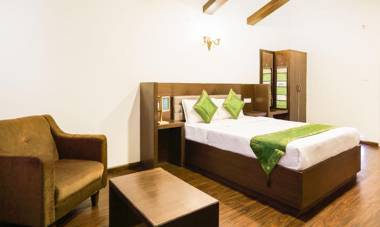 Treebo Trend Sky Dale Inn & Suites Boat House