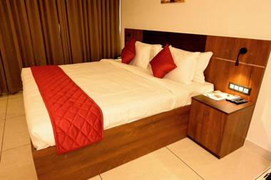 Hotel Thamburu International