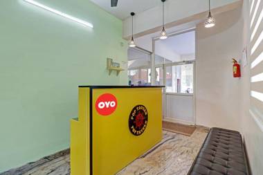 OYO 89084 Poptavern Premium