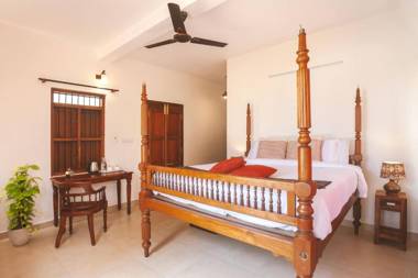 Santa Maria - An Airport Boutique by the Sea