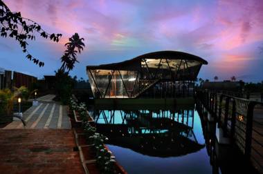 Aquatic Island by Poppys Kochi