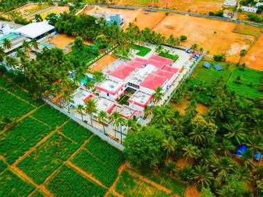 D Wayfarer Inn Resort