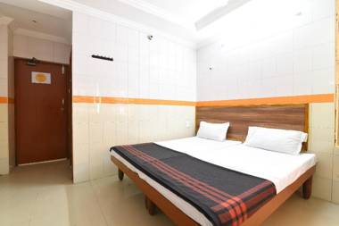 SPOT ON 39866 Hotel Dhruvathara