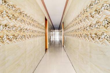 OYO 69574 Hotel Dmr Residency