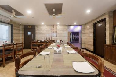 Townhouse 715 Hotel DJ Grand