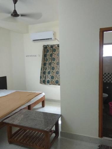 i-ROOMZ Sri Srinivasa Residency