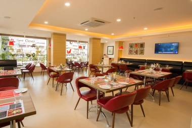 Red Fox Hotel Trichy