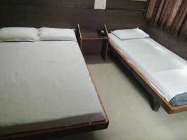 Sri Saraswathi Lodge