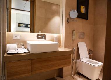 Royal Hometel Suites