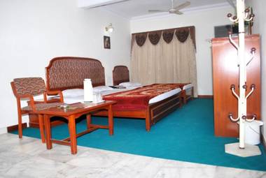 Hotel Yadgar