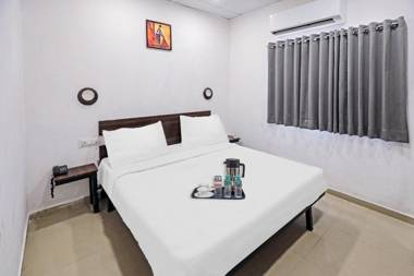Oyo Townhouse 427 Gokul Solitaire VIP Rd