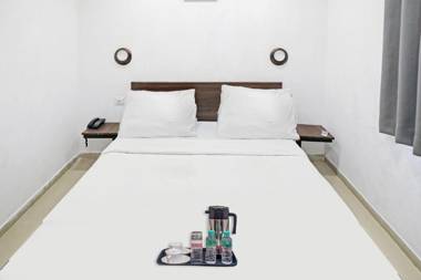 Oyo Townhouse 427 Gokul Solitaire VIP Rd