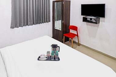 Oyo Townhouse 427 Gokul Solitaire VIP Rd