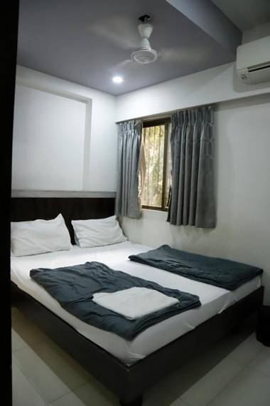 Hotel White Rose & Dormitory