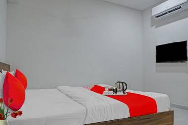 OYO 90450 Hotel Weekend Rooms