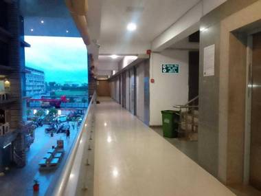 POP 91550 Hotel Apple Inn