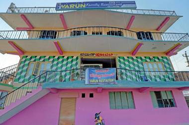 SPOT ON 79104 Varun Family Restaurant