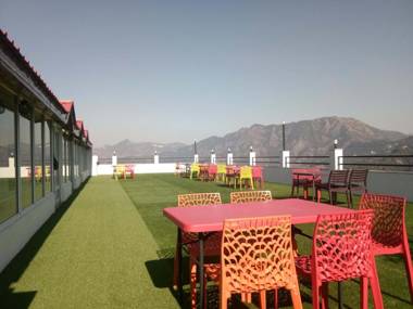 Treehouse M A R S Valley View