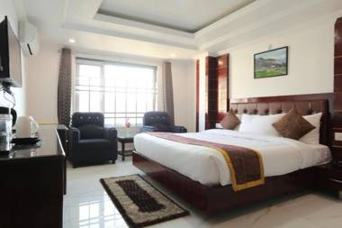 Hotel The Grand White