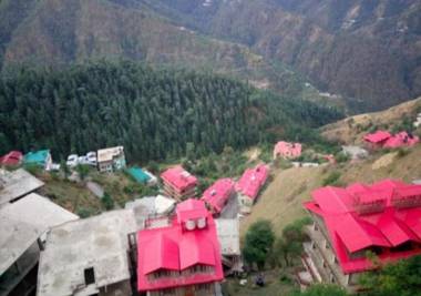 Enjoyable Stay with Balcony Views