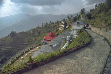 Echor - The Koti Village Resort Kufri