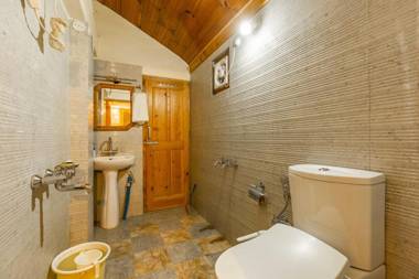 Zostel Homes Cheog (Shimla)