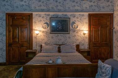 StayVista at Northwood Cottage