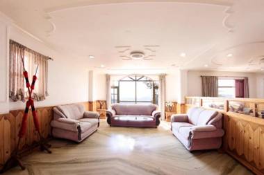 Goroomgo Kalra Regency Shimla