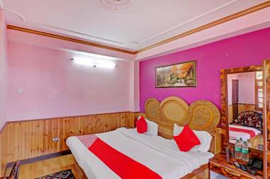 Vaccinated Staff - OYO 80523 Hotel The Himsutra